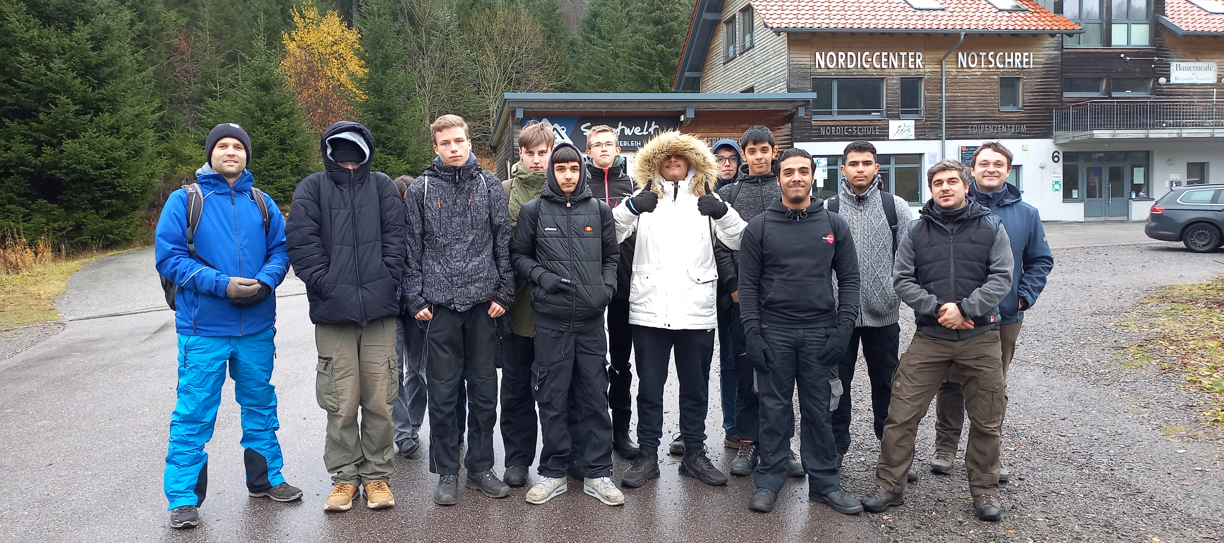 Gewerbeschule Lörrach setzt sich ein für den Erhalt des Auerhuhns im Schwarzwald Bild