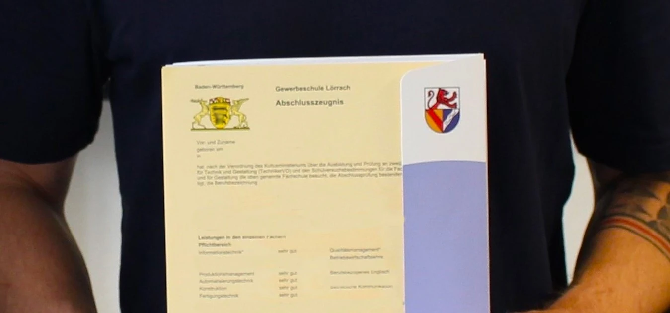 Techniker mit Traumschnitt 1,0 Bild